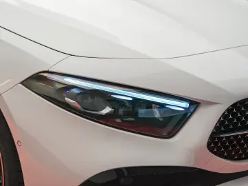 MERCEDES-BENZ A180 - AMG LINE