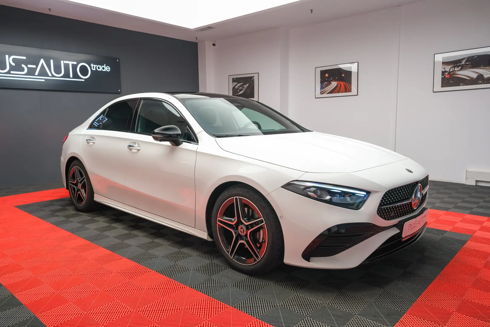 MERCEDES-BENZ A180 - AMG LINE