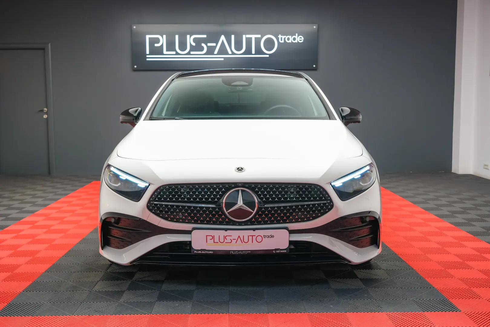 MERCEDES-BENZ A180 - AMG LINE