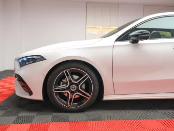 MERCEDES-BENZ A180 - AMG LINE
