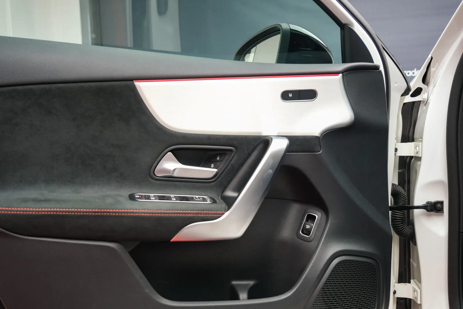 MERCEDES-BENZ A180 - AMG LINE