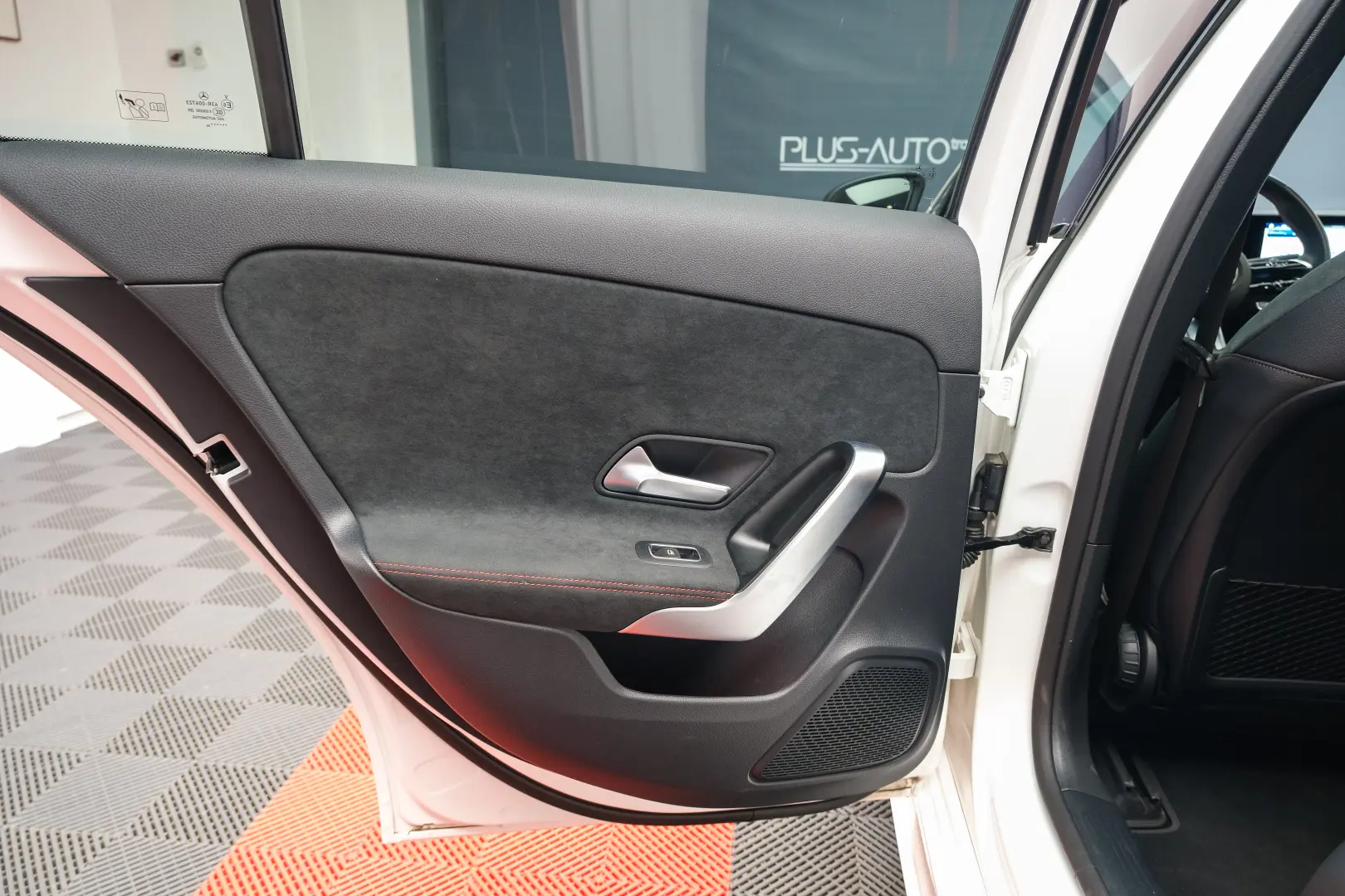 MERCEDES-BENZ A180 - AMG LINE