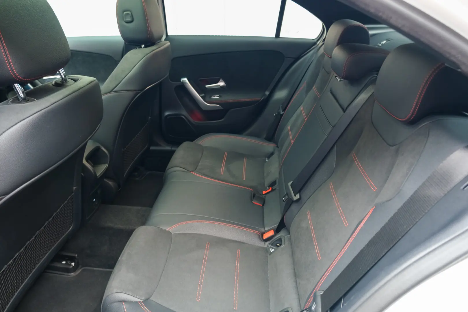 MERCEDES-BENZ A180 - AMG LINE