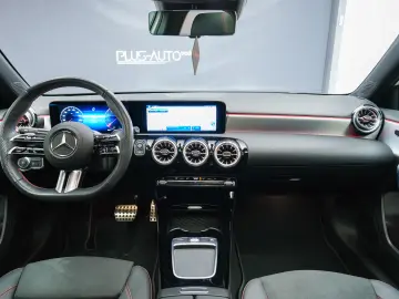 MERCEDES-BENZ A180 - AMG LINE