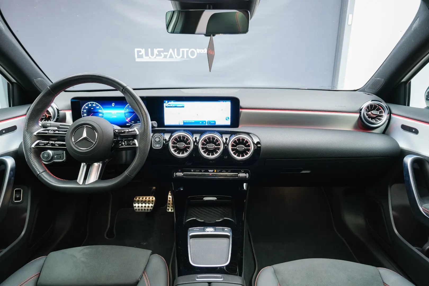 MERCEDES-BENZ A180 - AMG LINE