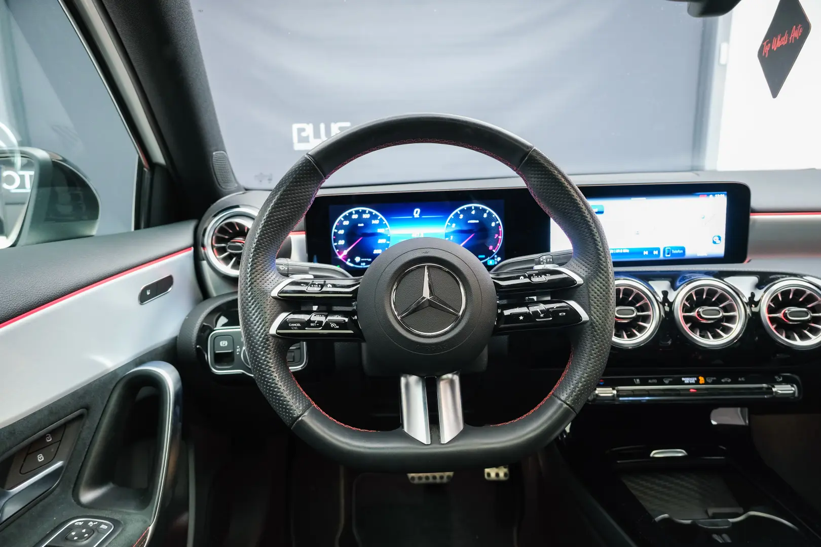 MERCEDES-BENZ A180 - AMG LINE