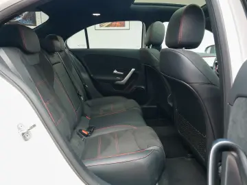 MERCEDES-BENZ A180 - AMG LINE