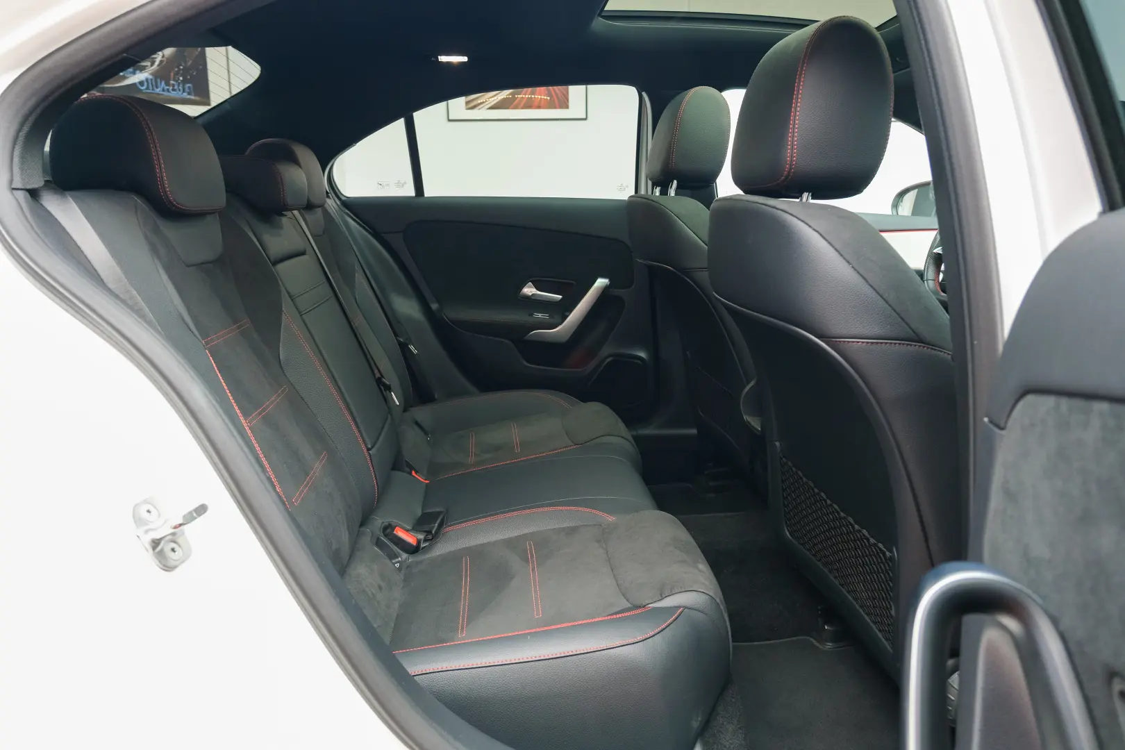 MERCEDES-BENZ A180 - AMG LINE