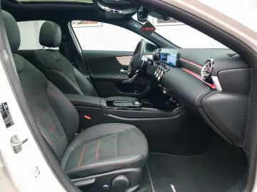 MERCEDES-BENZ A180 - AMG LINE