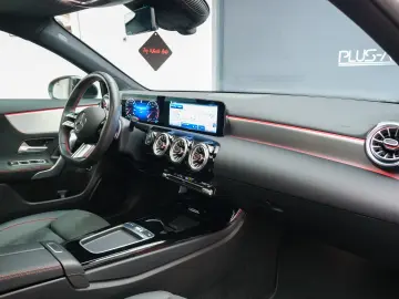 MERCEDES-BENZ A180 - AMG LINE