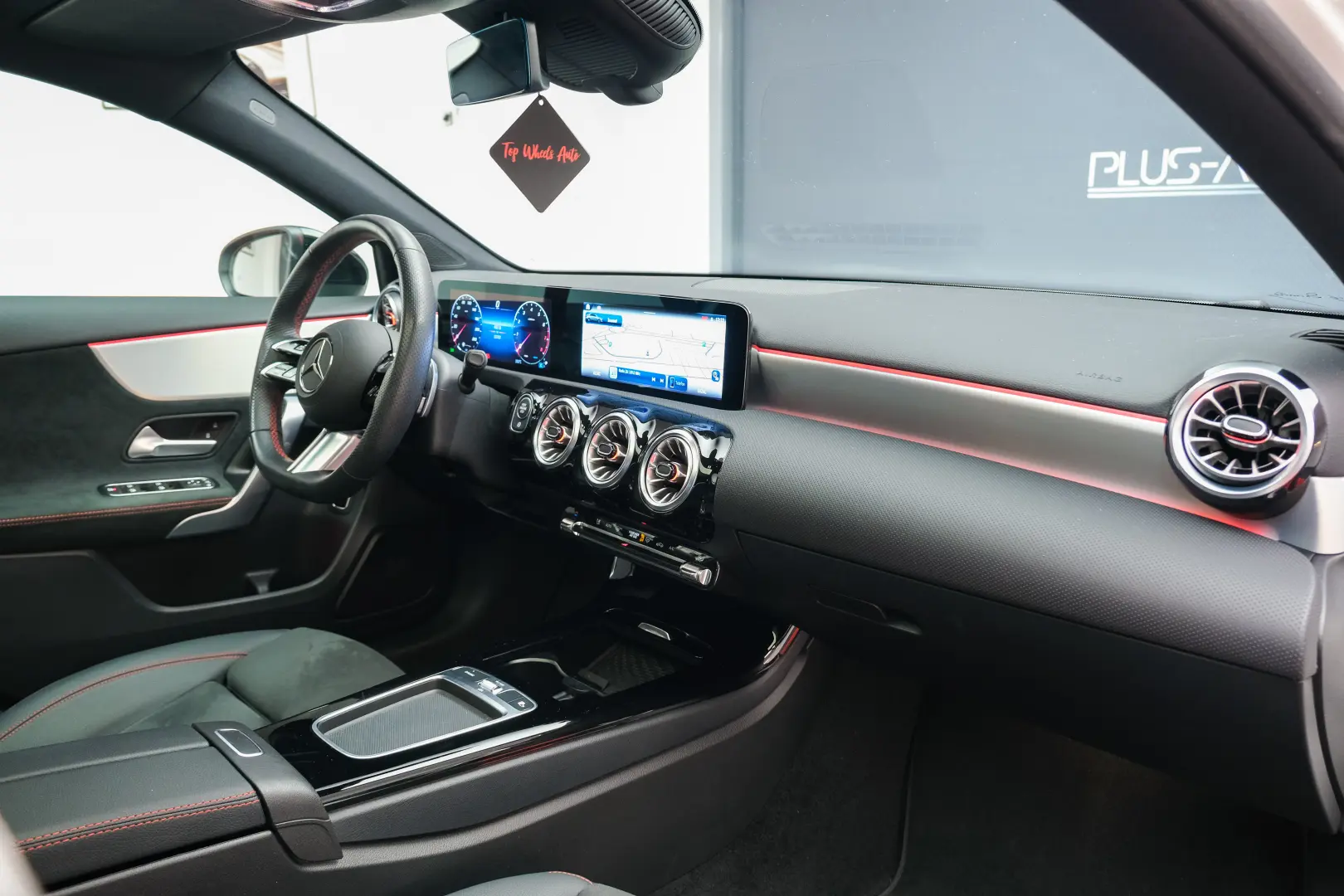 MERCEDES-BENZ A180 - AMG LINE