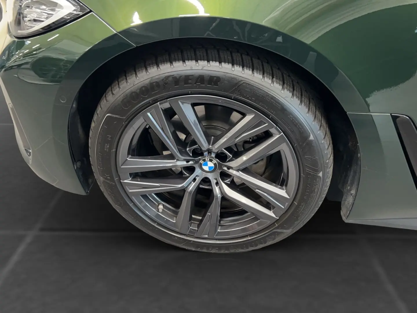 420d SPORT-AUTOMATIK AHK STOP&GO PARKASSIST LIVE