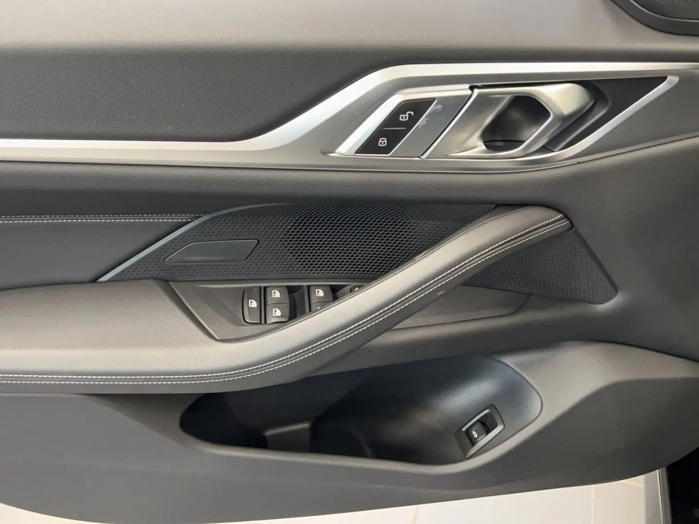 420d SPORT-AUTOMATIK AHK STOP&GO PARKASSIST LIVE