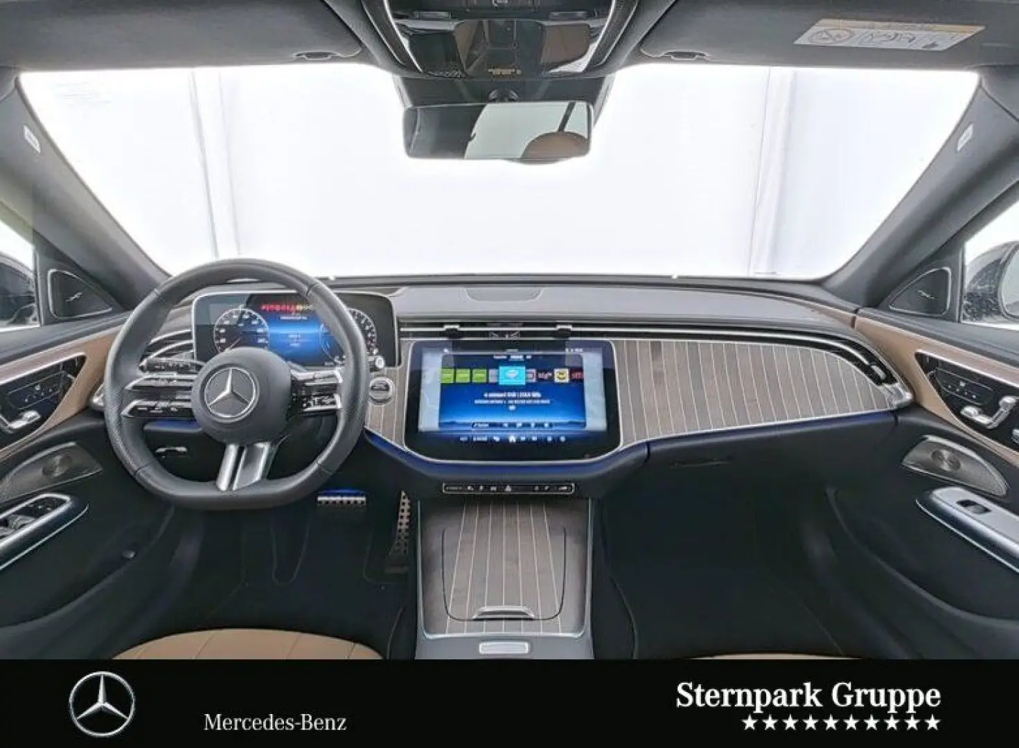 E 300 de T 4M AMG Pano+Distro+AHK+HuD+AIRMATIC+