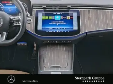 E 300 de T 4M AMG Pano+Distro+AHK+HuD+AIRMATIC+