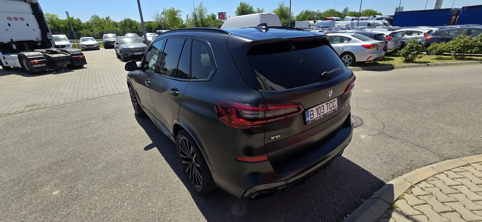 BMW X5 M50i