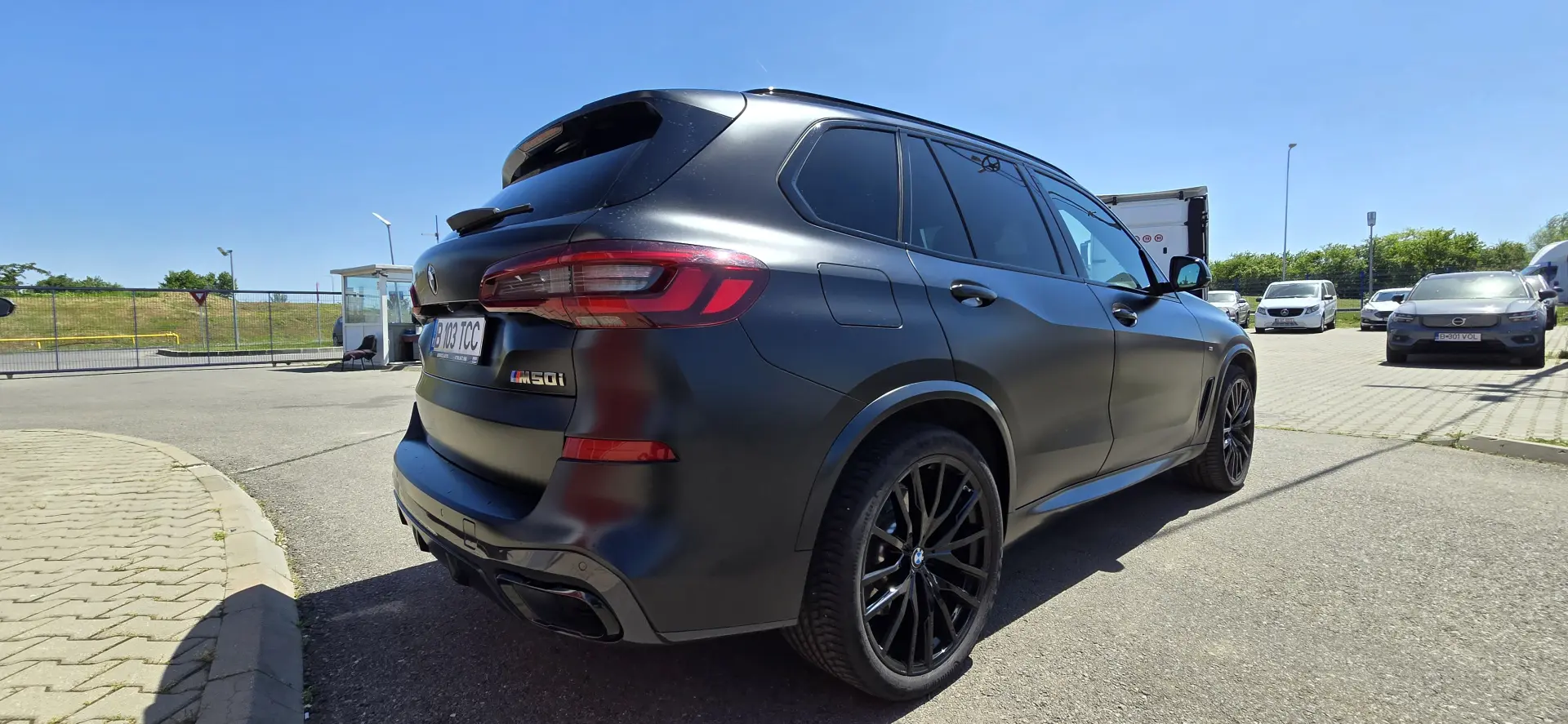 BMW X5 M50i