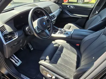 BMW X5 M50i