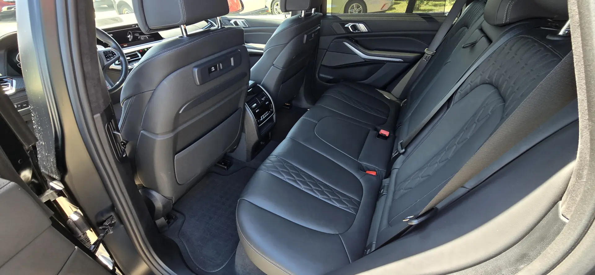 BMW X5 M50i