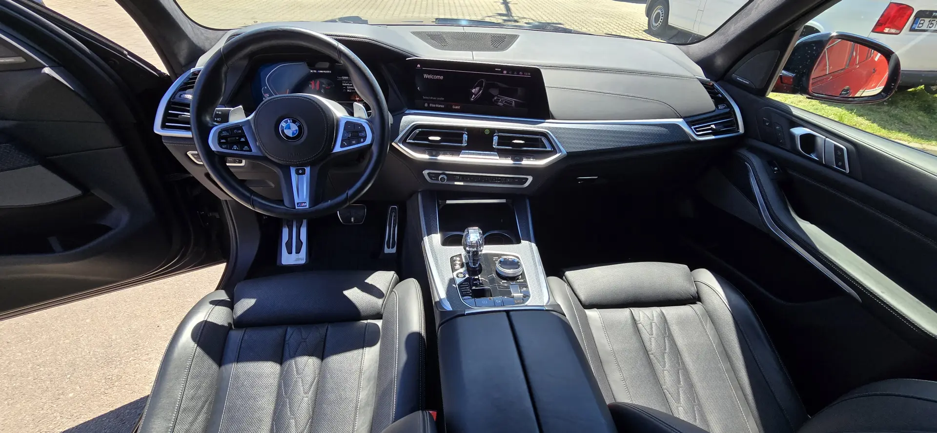 BMW X5 M50i