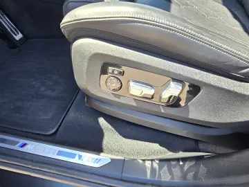 BMW X5 M50i