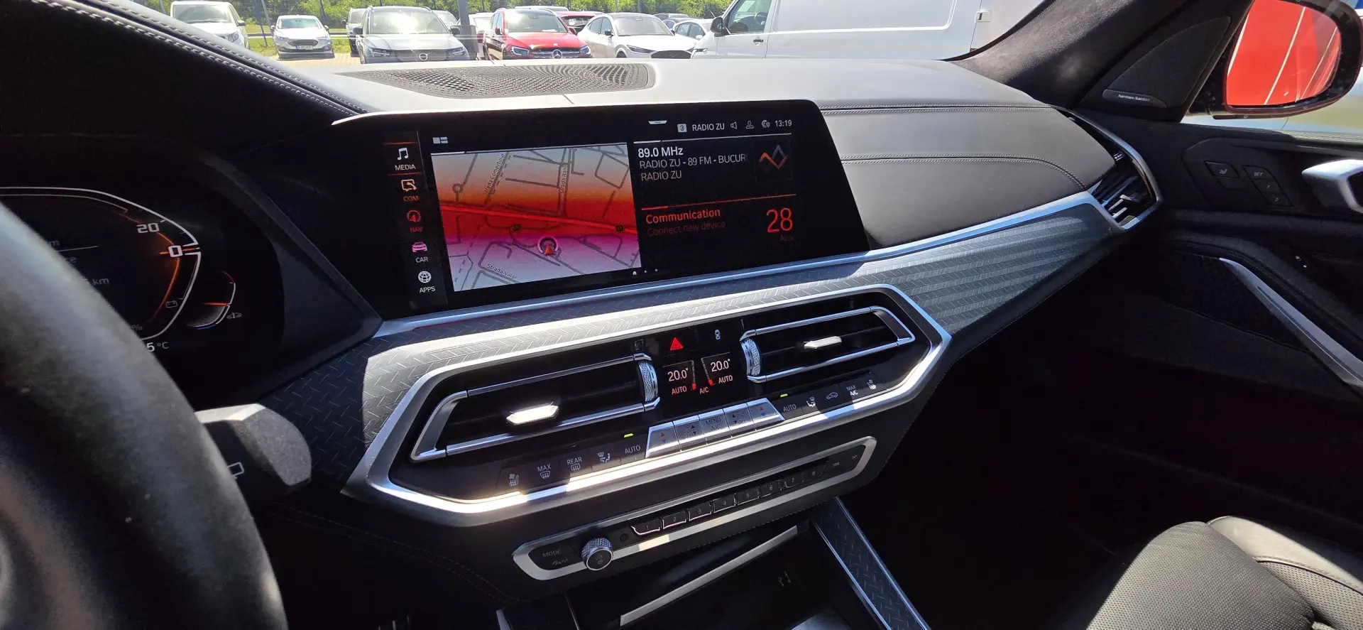 BMW X5 M50i