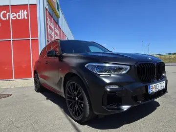 BMW X5 M50i