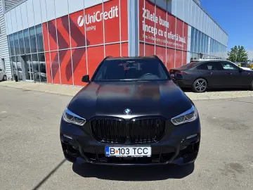 BMW X5 M50i