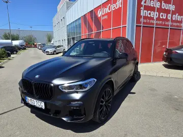 BMW X5 M50i
