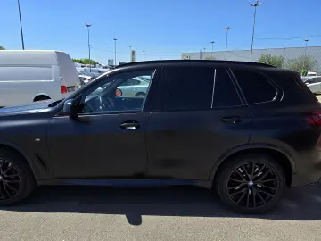 BMW X5 M50i