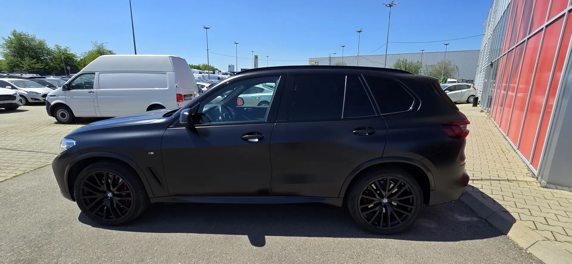 BMW X5 M50i