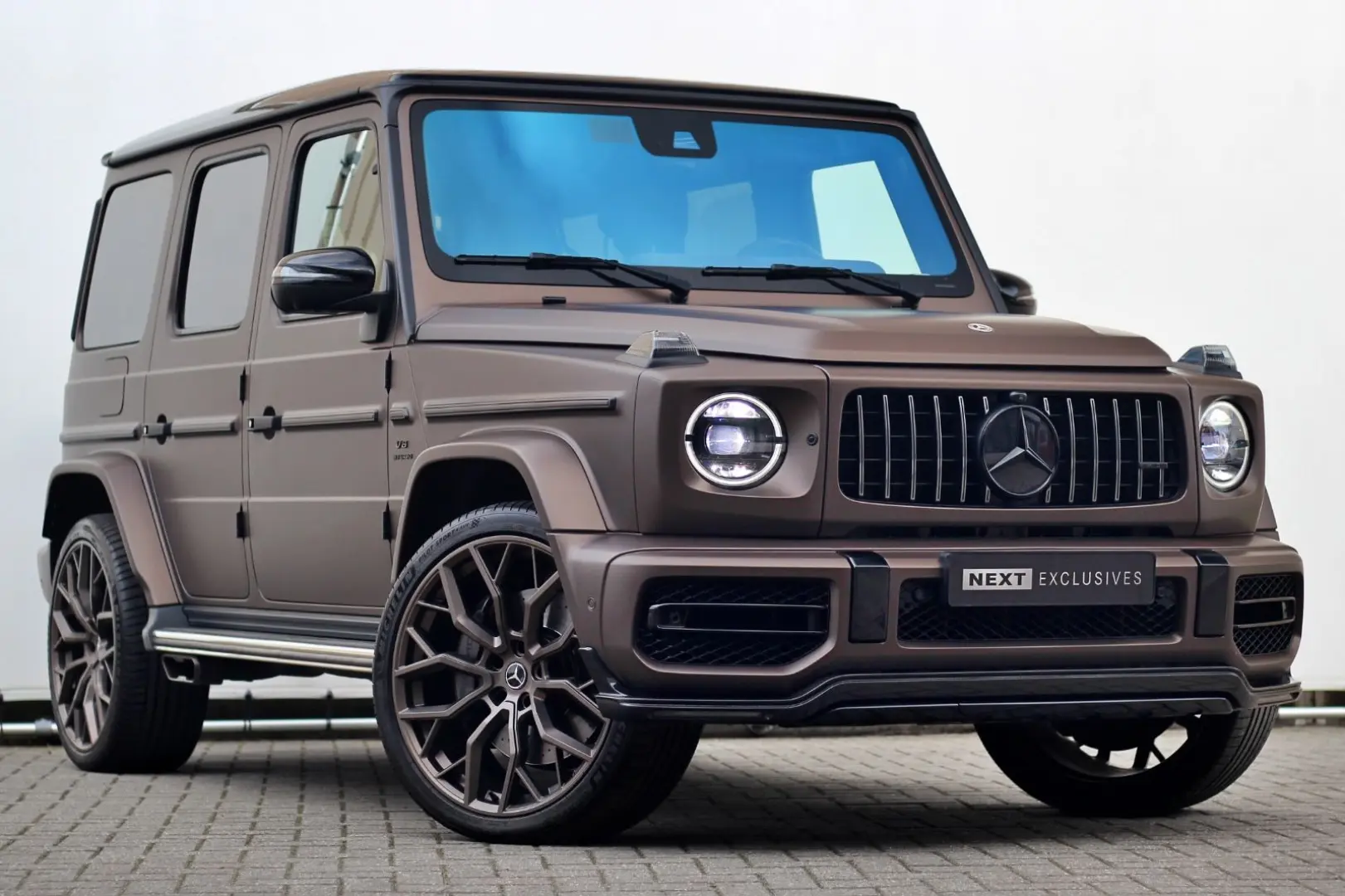G 63 AMG | URBAN | Akrapovic | Roof Stars |