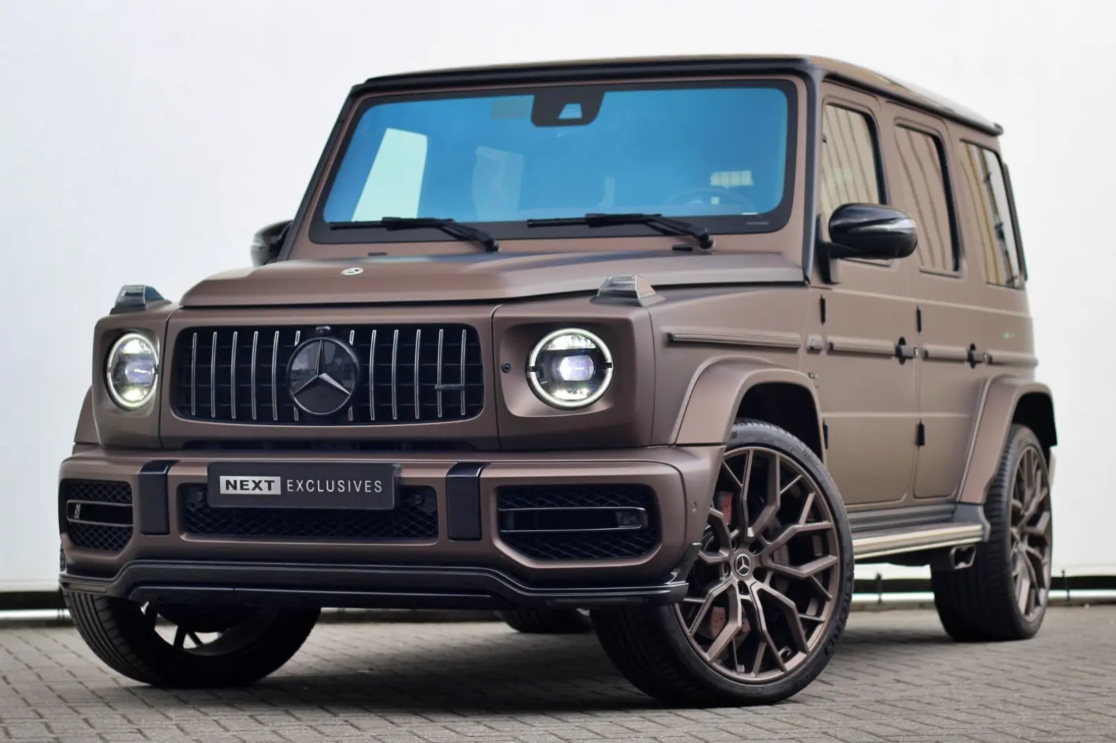 G 63 AMG | URBAN | Akrapovic | Roof Stars |
