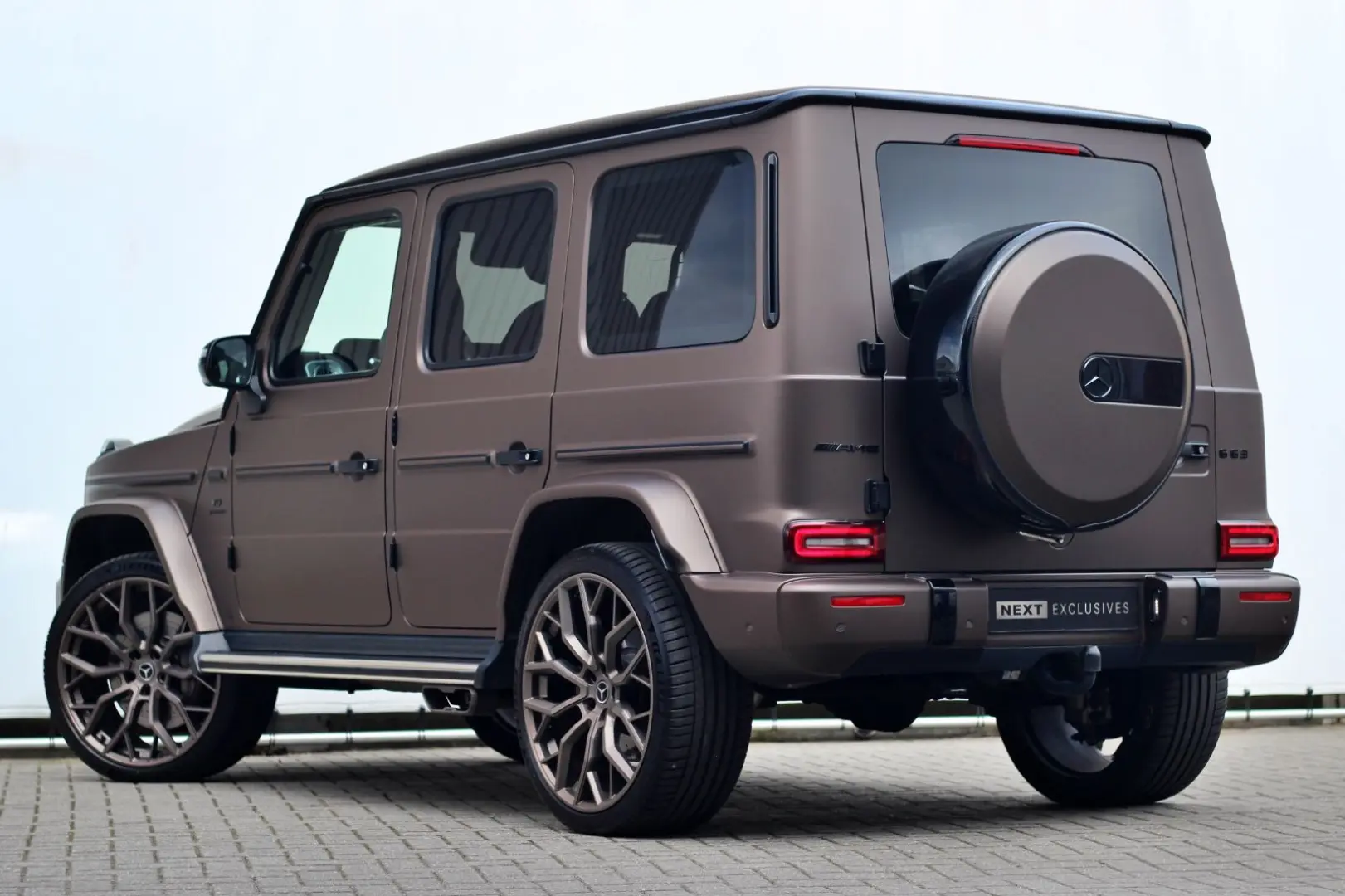 G 63 AMG | URBAN | Akrapovic | Roof Stars |