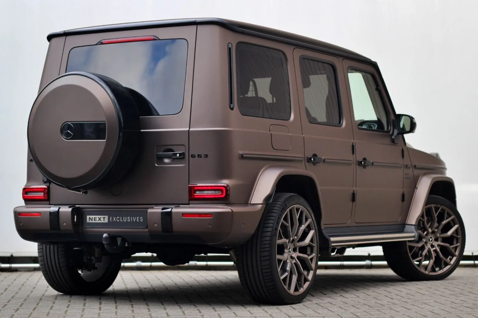 G 63 AMG | URBAN | Akrapovic | Roof Stars |