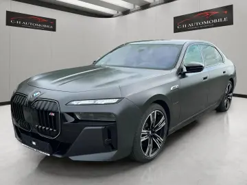 7 Lim M 760 e xDrive Fond Sky B&W