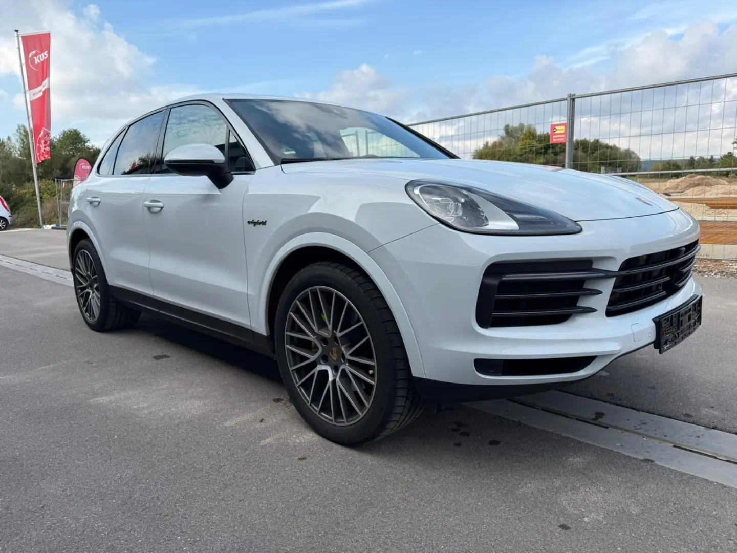 Cayenne E-Hybrid Platinum Edition+AHK+Pano+Alu21