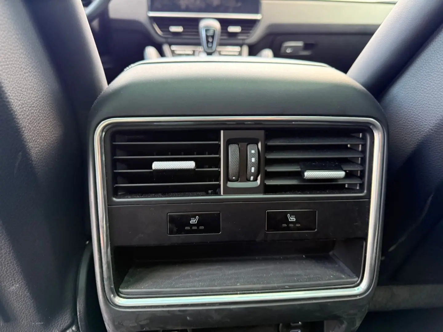 Cayenne E-Hybrid Platinum Edition+AHK+Pano+Alu21