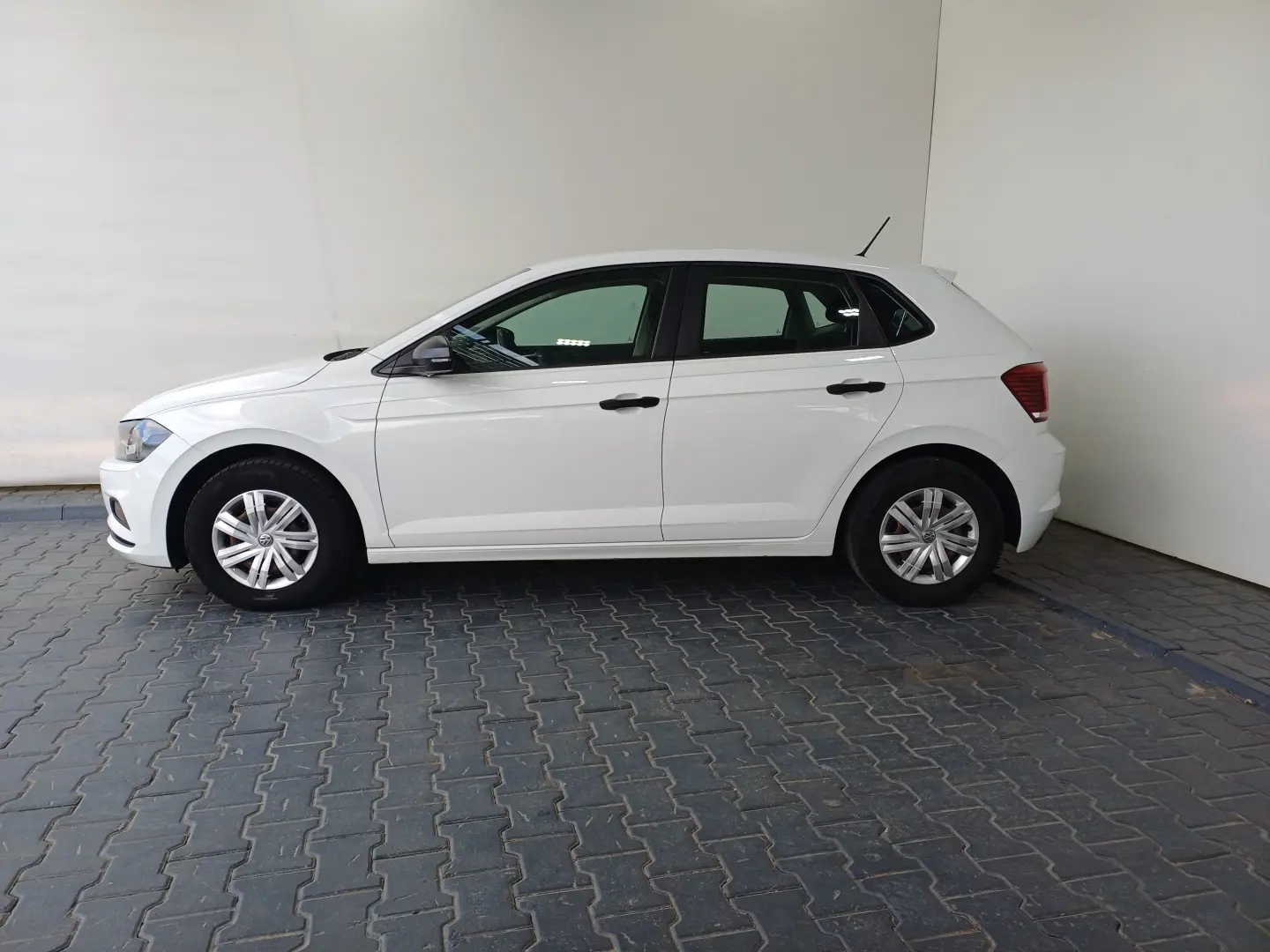VW Polo PoloTrendline 1.0 4 usi