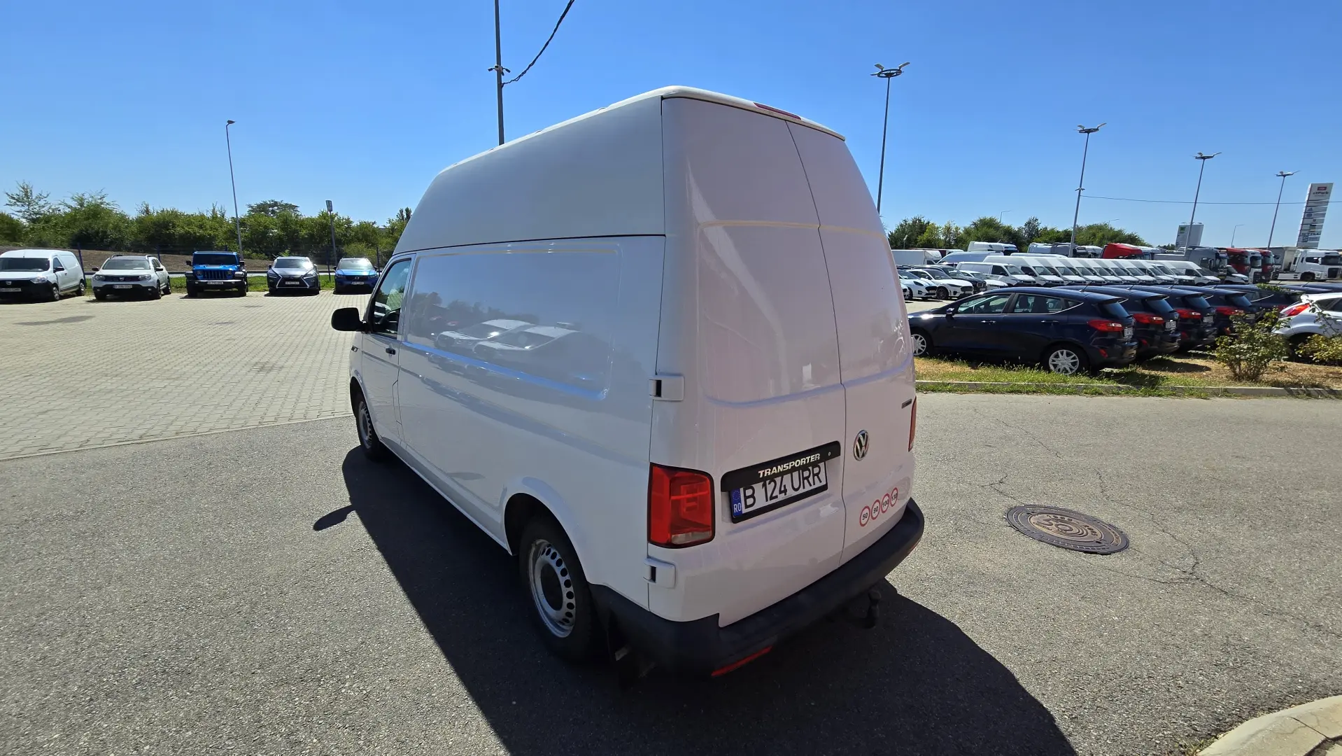 VW Transporter, inclusiv echipare rafturi Sortimo