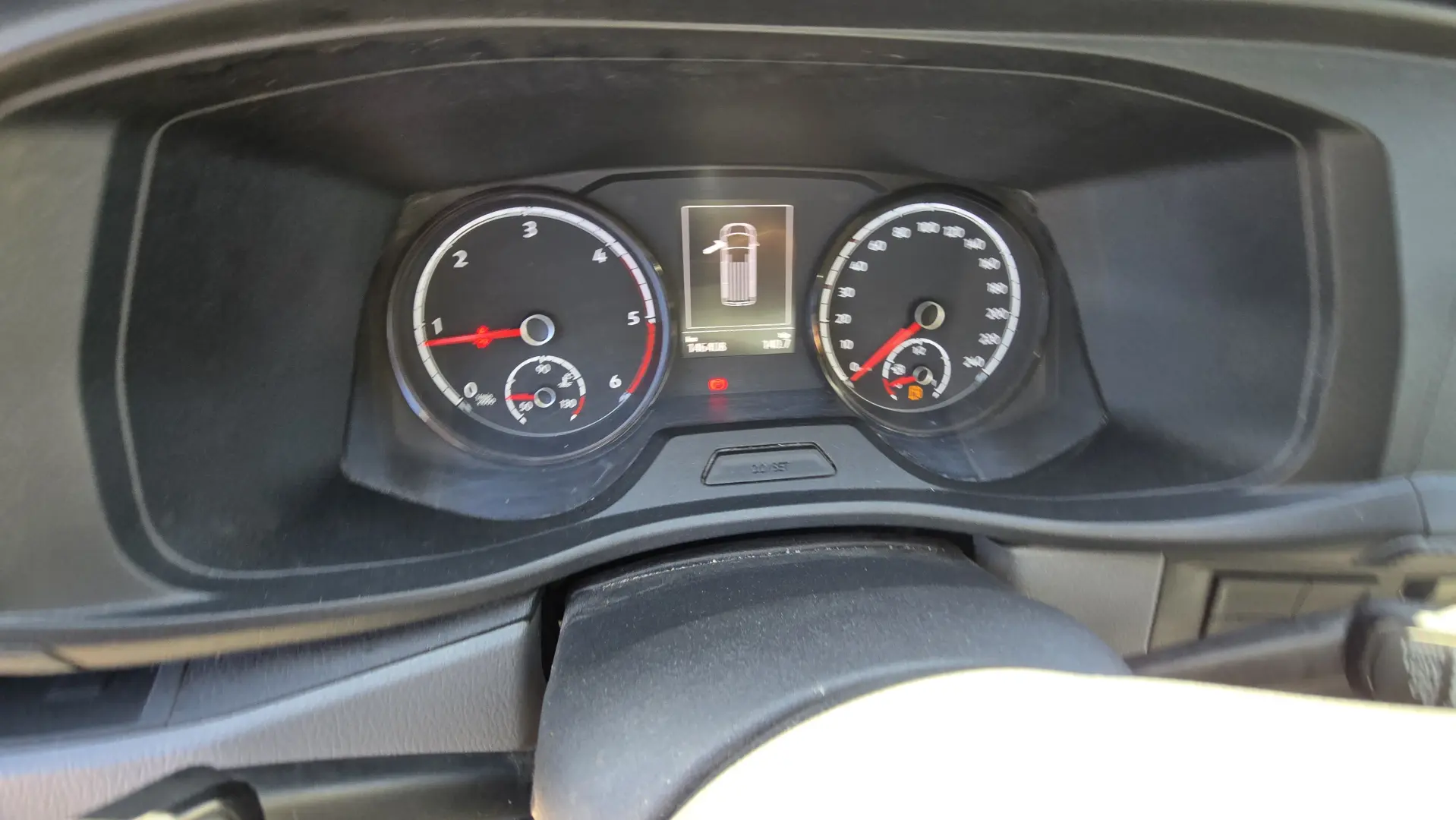 VW Transporter, inclusiv echipare rafturi Sortimo