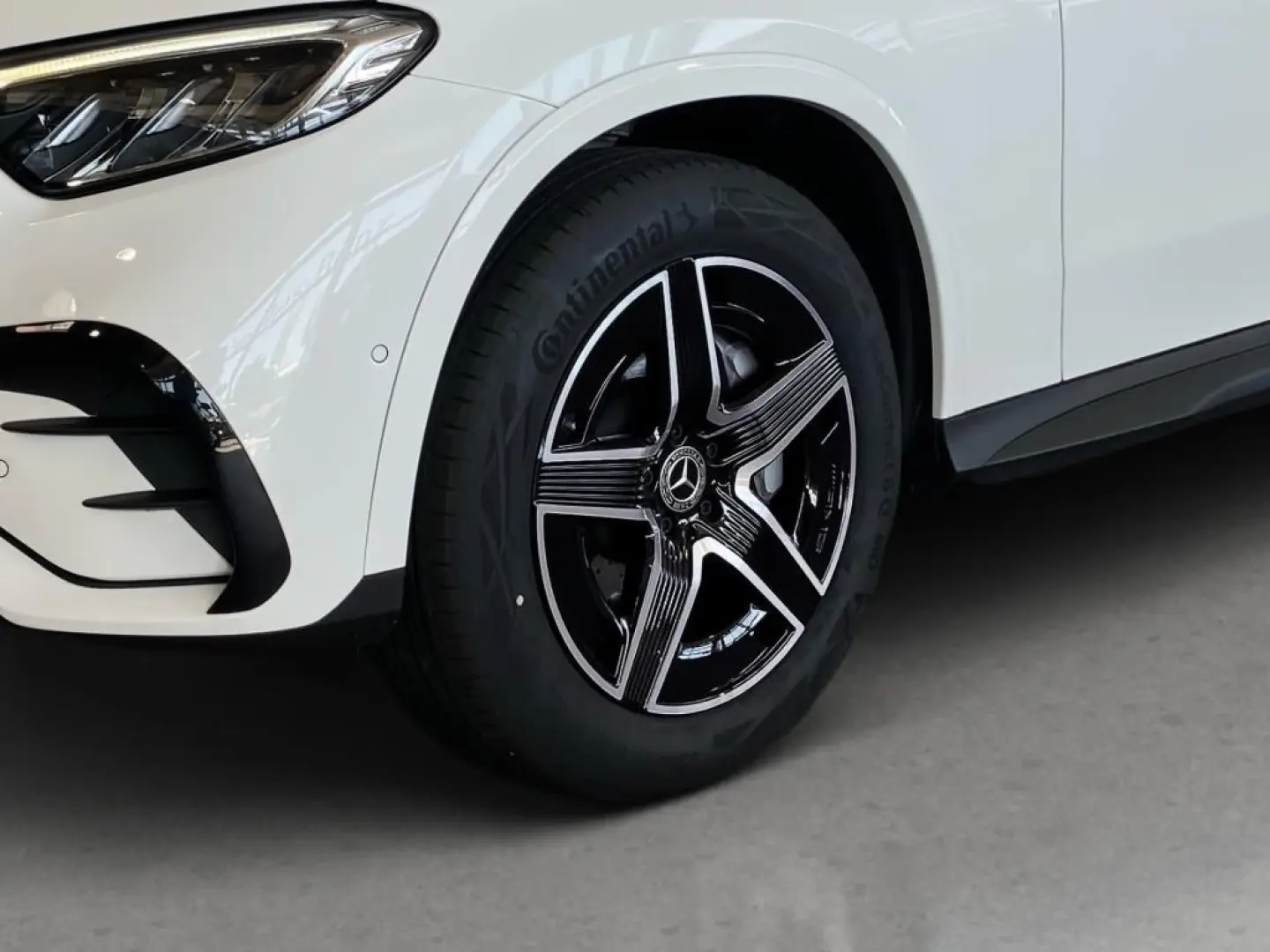 GLC 200 4M AMG-Line+Night+AHK+DISTRONIC+MBUX+LED