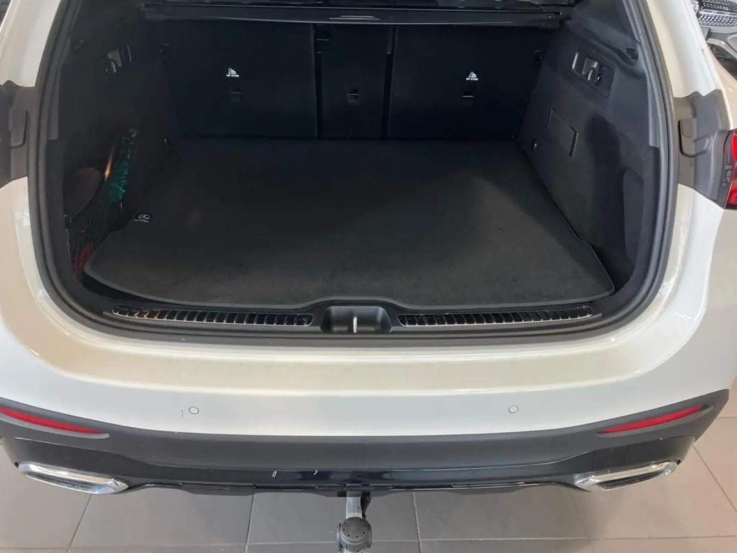 GLC 200 4M AMG-Line+Night+AHK+DISTRONIC+MBUX+LED