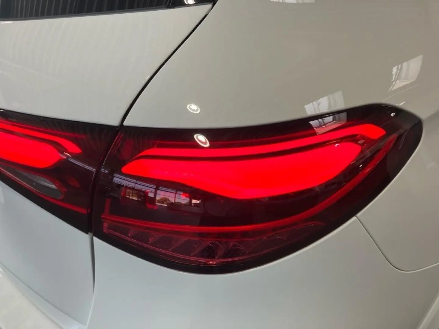GLC 200 4M AMG-Line+Night+AHK+DISTRONIC+MBUX+LED