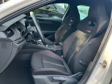 Skoda OCTAVIA RS 1.4 TSI iV LED SHZ KAMERA DAB NAVI