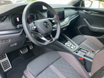 Skoda OCTAVIA RS 1.4 TSI iV LED SHZ KAMERA DAB NAVI