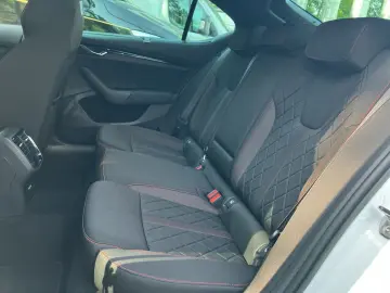 Skoda OCTAVIA RS 1.4 TSI iV LED SHZ KAMERA DAB NAVI