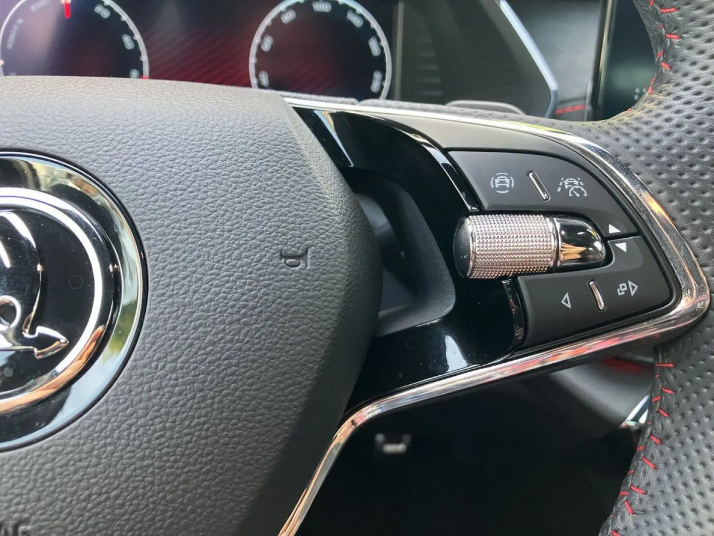 Skoda OCTAVIA RS 1.4 TSI iV LED SHZ KAMERA DAB NAVI