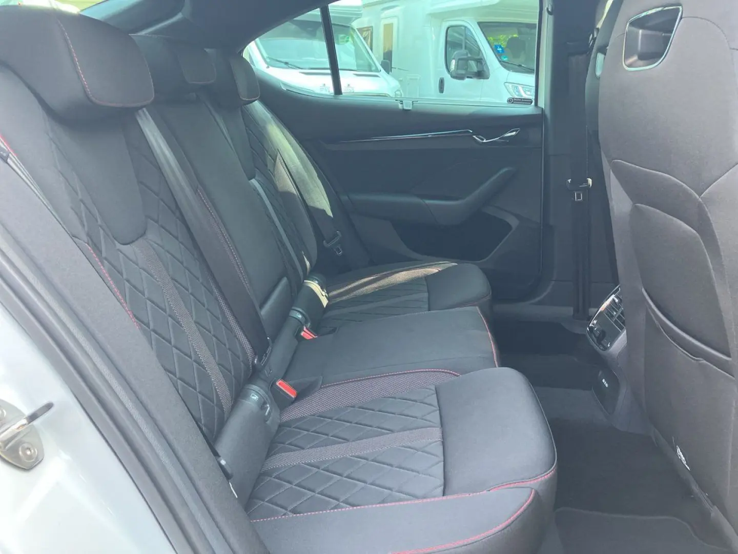 Skoda OCTAVIA RS 1.4 TSI iV LED SHZ KAMERA DAB NAVI