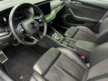 Skoda Octavia RS 245PS  DSG Head-Up KAMERA DCC LM19